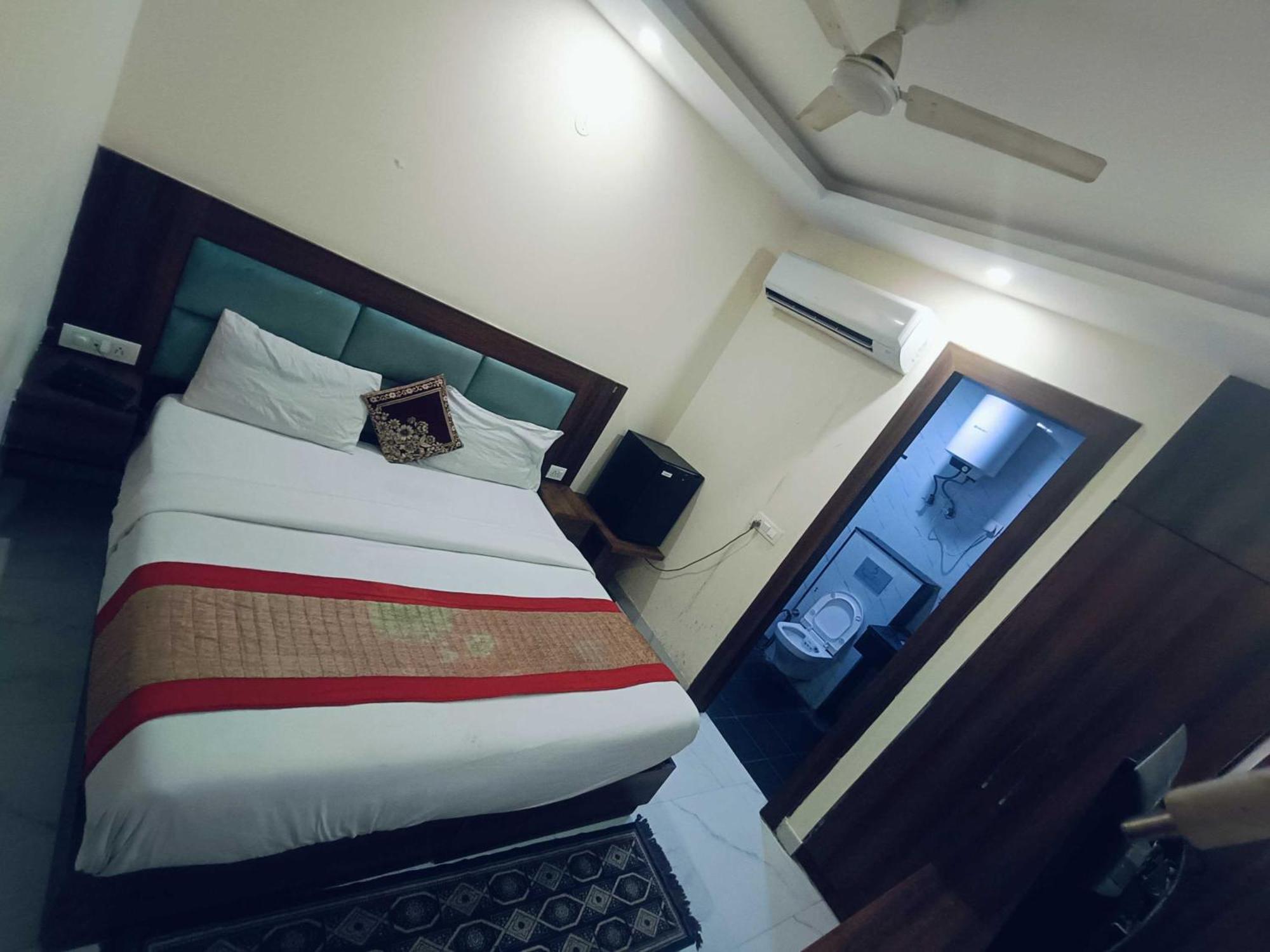 Hotel Konark A Family Aerocity 3*